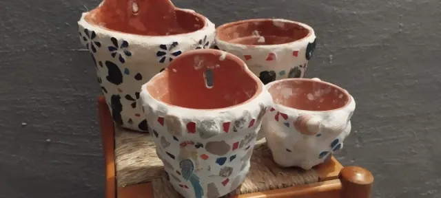 Macetas de cerámica hechas a mano