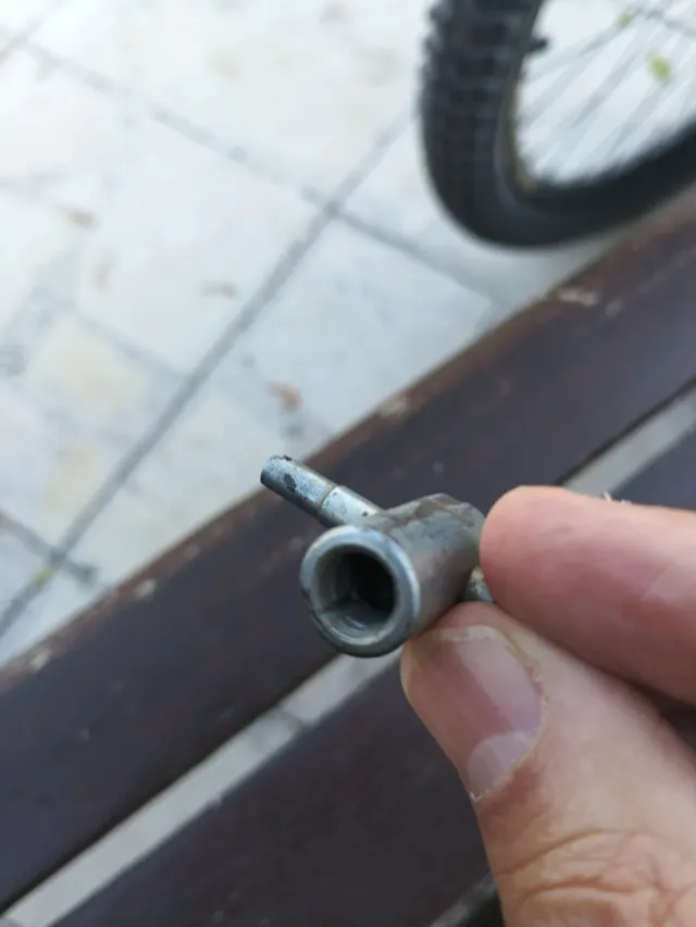 Tarraja Sacanúcleos y Recuperadora Roscas Bici