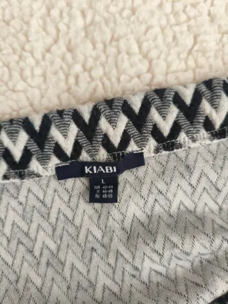 Falda geométrica blanco y negro