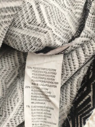 Falda geométrica blanco y negro