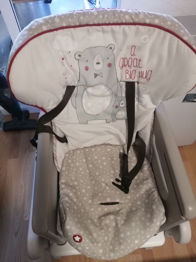 Trona Jané y Cuna plegable Asalvo Baby con pañales