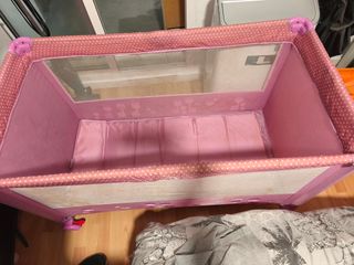 Trona Jané y Cuna plegable Asalvo Baby con pañales