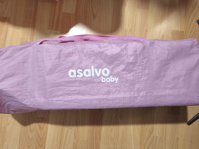 Trona Jané y Cuna plegable Asalvo Baby con pañales