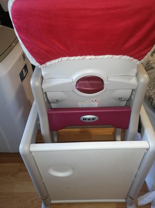 Trona Jané y Cuna plegable Asalvo Baby con pañales