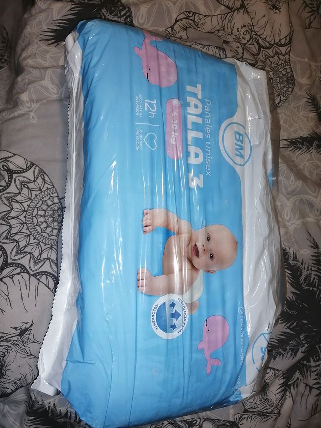 Trona Jané y Cuna plegable Asalvo Baby con pañales