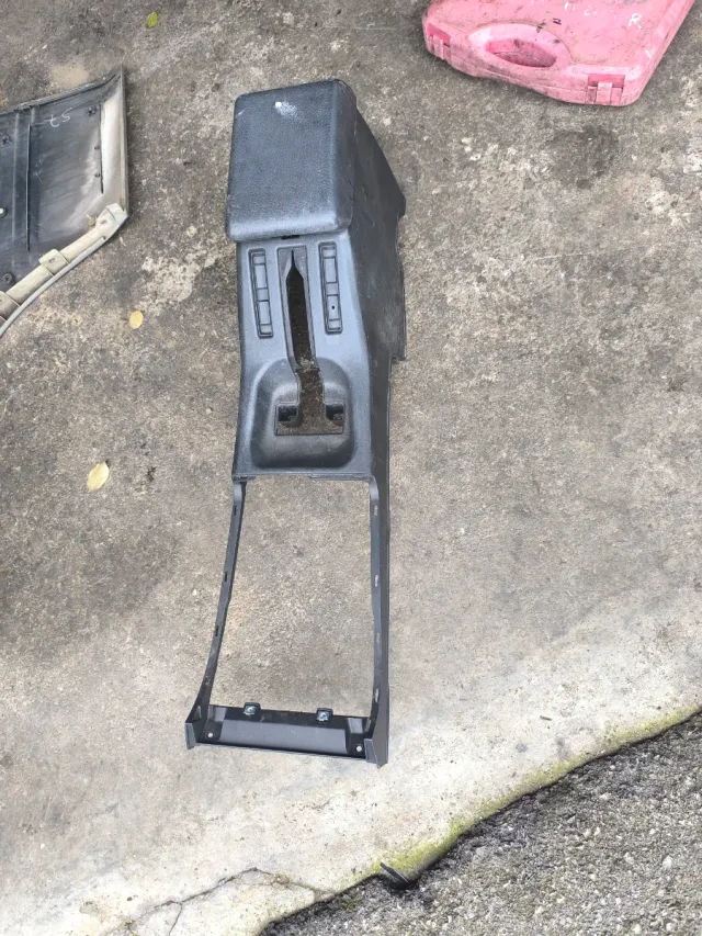 Apoyabrazos Nissan Terrano 2