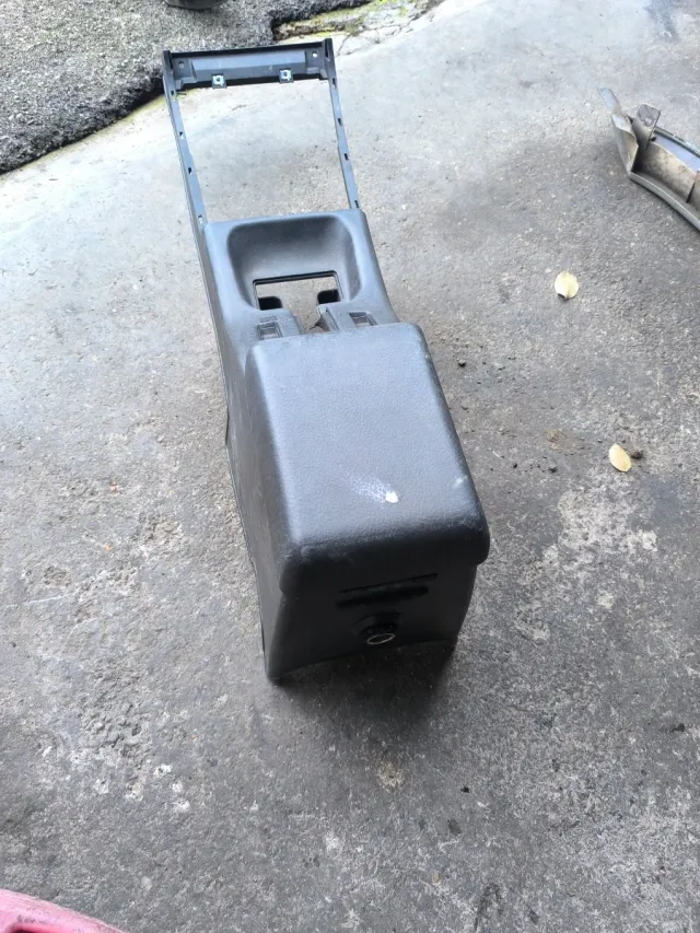 Apoyabrazos Nissan Terrano 2