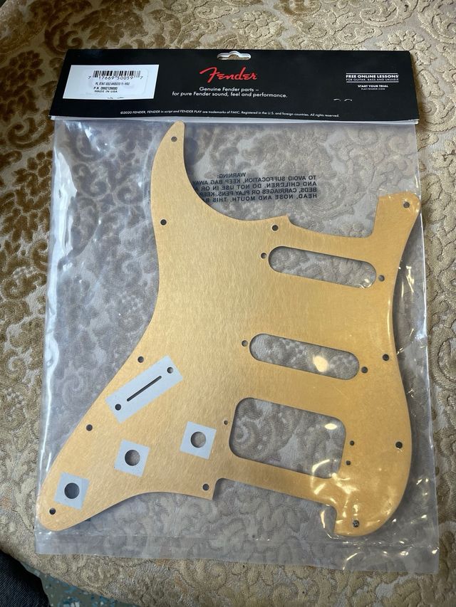Pickguard Fender Dourado Anodizado HSS - Raridade
