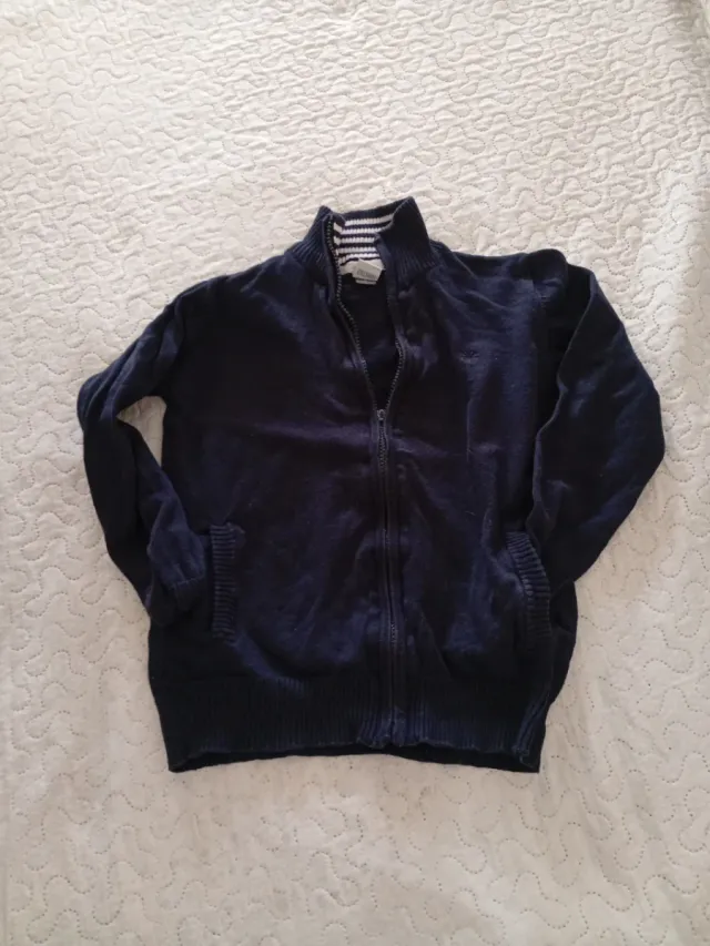 Chaqueta infantil azul con cremallera. Talla 8