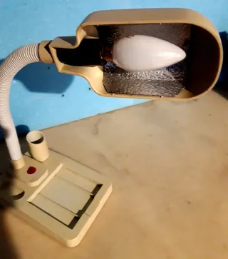 Lampade vintage beige e bianche