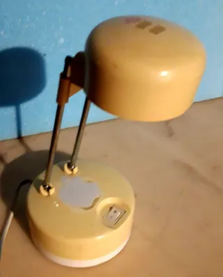 Lampade vintage beige e bianche