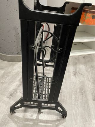 Pie de máquina de coser hierro fundido restaurado