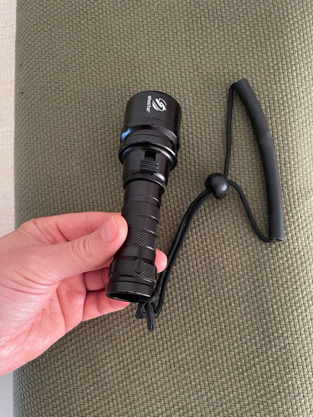 Linterna potente pesca submarina