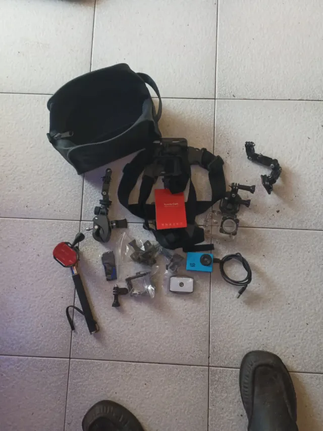Mini cámara deportiva y accesorios