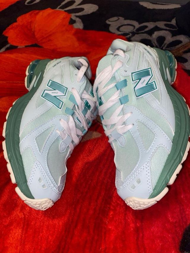 New Balance Bambas Azul y Verde.