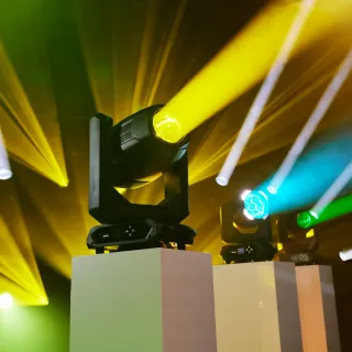 Cabeza Móvil LED CAMEO AZOR S2 Spot