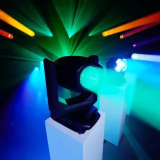 Cabeza Móvil LED CAMEO AZOR S2 Spot