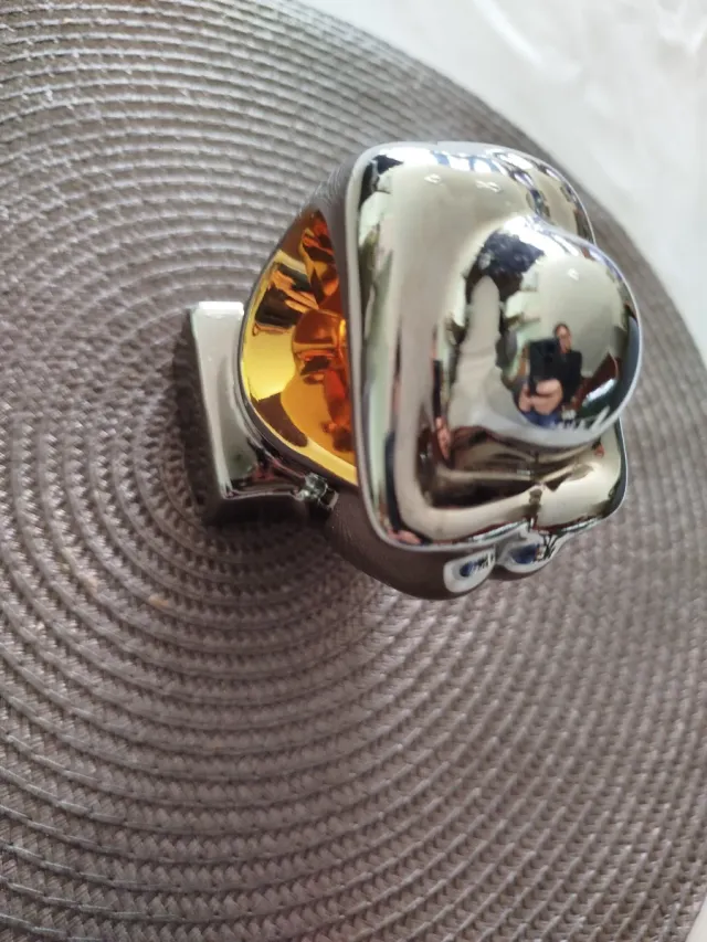 Escultura Mujer Platino y Oro