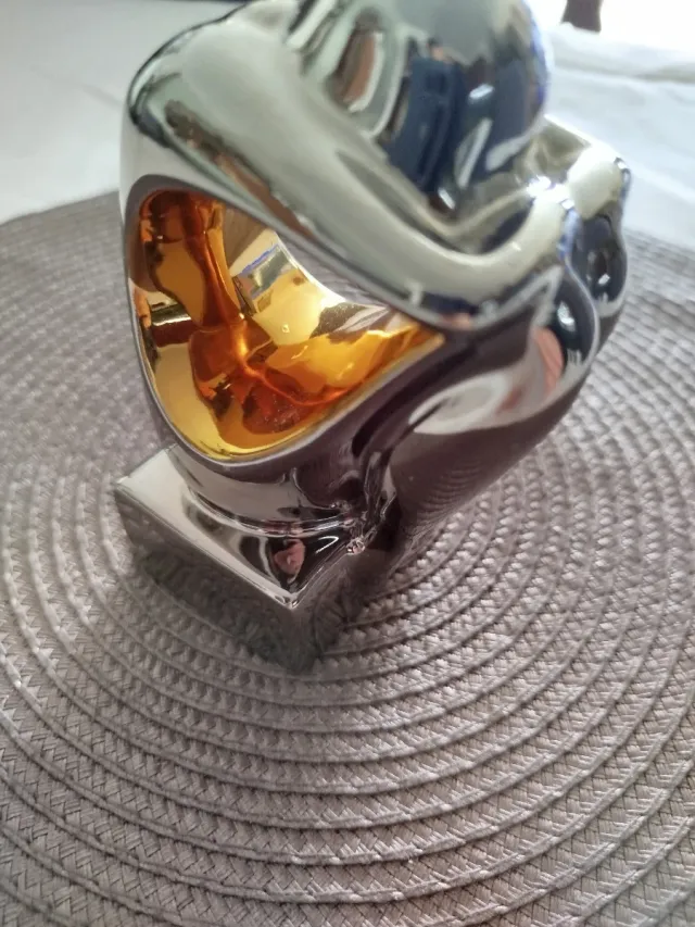 Escultura Mujer Platino y Oro