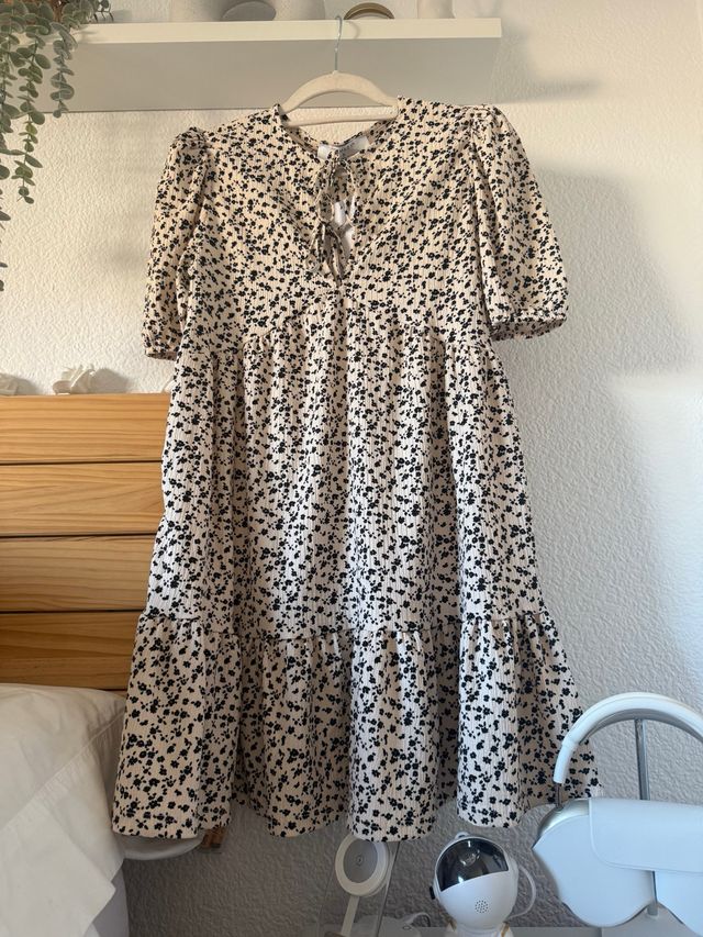 Vestido floral beige y negro