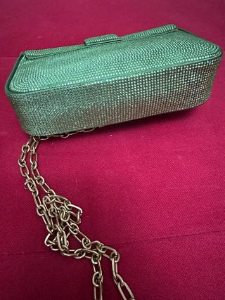 Bolso fiesta Zara pedrería verde y dorado