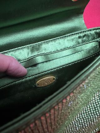 Bolso fiesta Zara pedrería verde y dorado