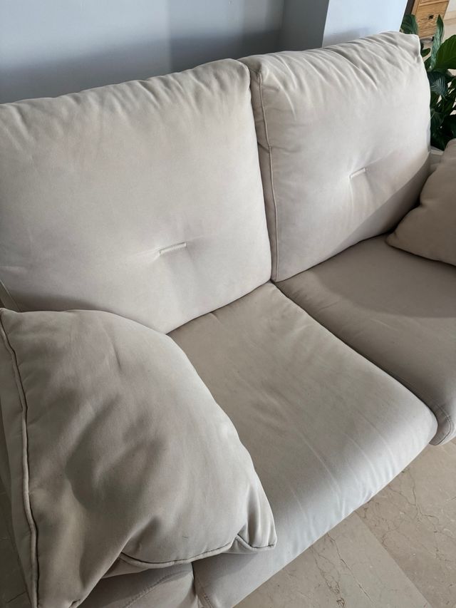 Sofá de 2 plazas beige