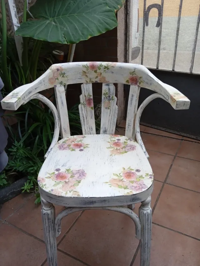 Silla de madera