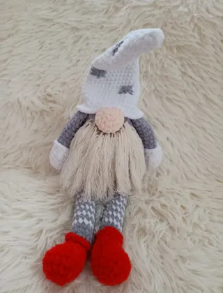 Gnomo amigurumi fatto a mano