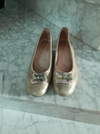 Zapatos Hispanitas dorados talla 40