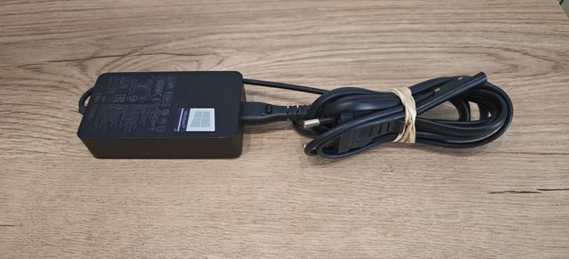 Cargador Microsoft Surface Laptop GO 39W Original