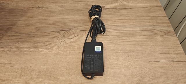 Cargador Microsoft Surface Laptop GO 39W Original