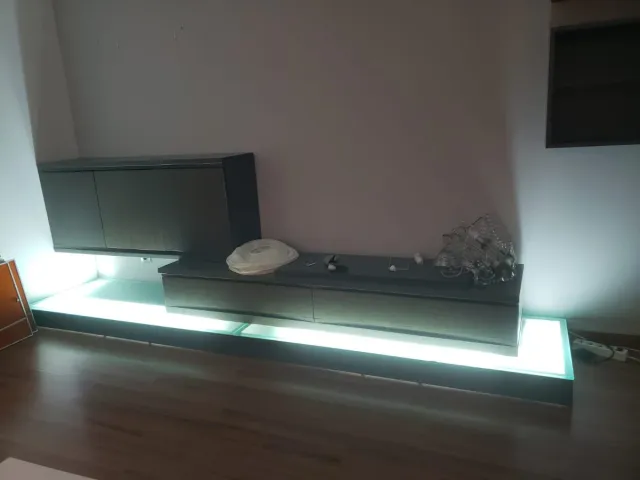 Mueble de salón con luz