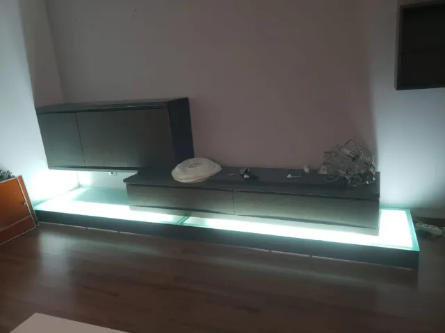 Mueble de salón con luz