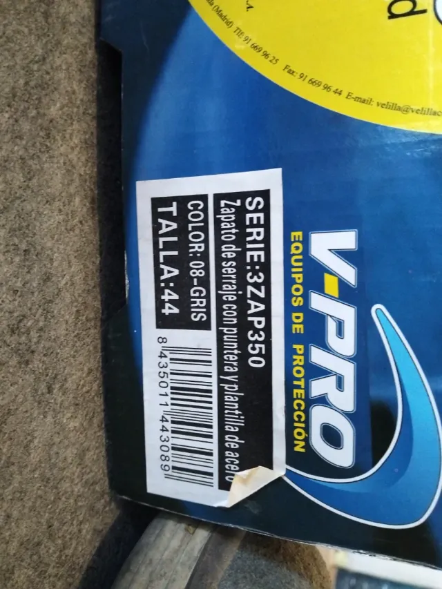 Zapatos de trabajo grises