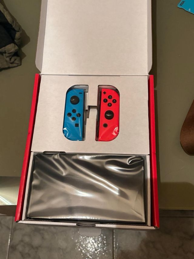 Nintendo Switch OLED sin estrenar