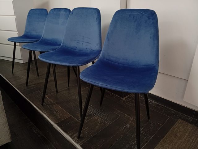 Juego de 4 sillas azules de terciopelo