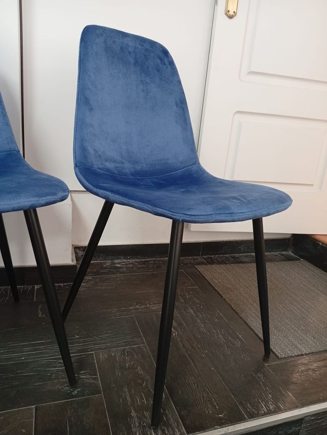 Juego de 4 sillas azules de terciopelo