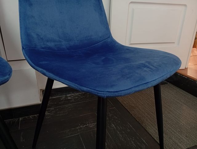 Juego de 4 sillas azules de terciopelo