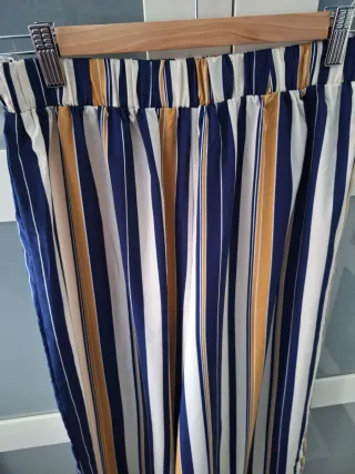 Conjunto pantalón rayas azul, hielo y mostaza.