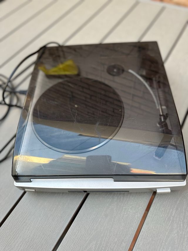 Tocadiscos 7 “ Kenwood P-110 Automático