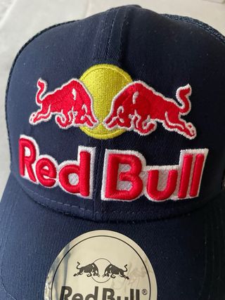 Gorra Red Bull Azul Rejilla. Logo Frontal y Traser