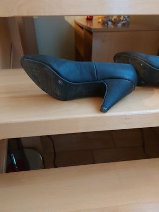 Zapatos de salón Mustang tacón medio