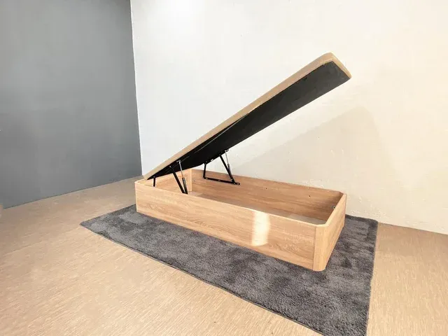 Canapés, materassi, testate, somieri, basi imbottite