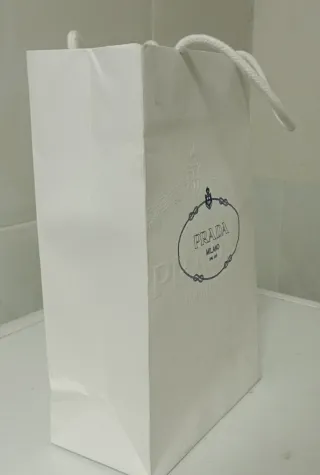 Bolsas de papel Prada