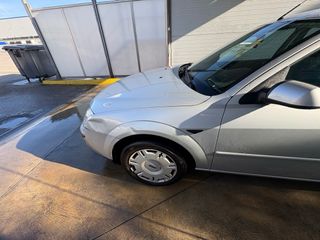 Ford Mondeo 2001 1.8i 2001 BUSCO CAMBIO
