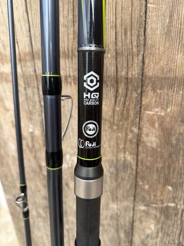 Cañas de pescar y carretes