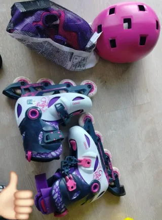 Patines de niña, con protecciones y casco