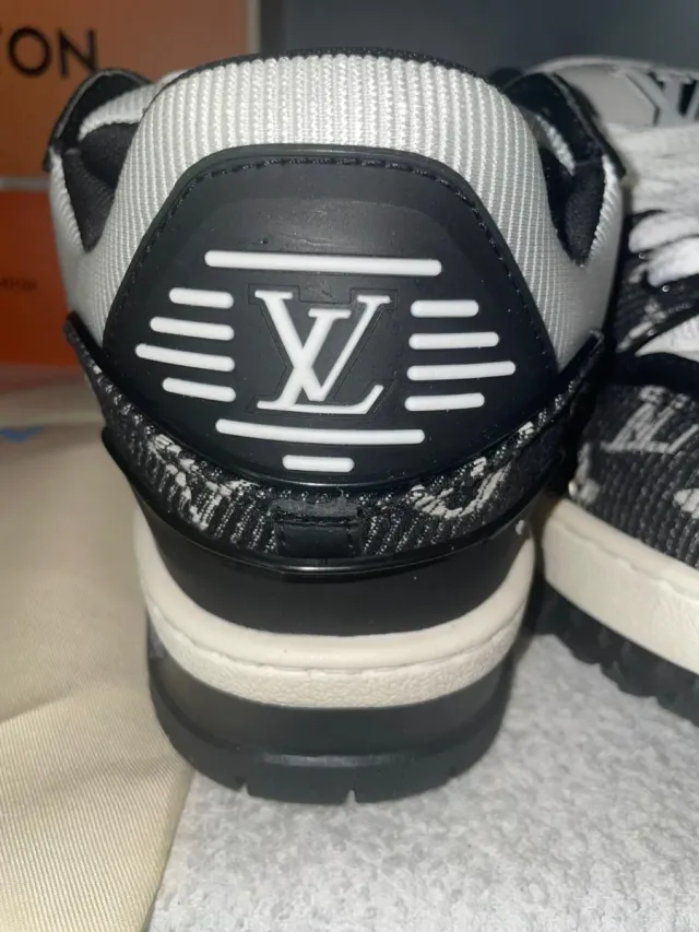 Sneakers Louis Vuitton Nere e Bianche
