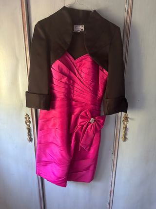 Vestido fiesta rojo con encaje y volantes